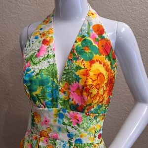 👀 Amazing!! Vintage 60-70s Halter Dress in Hawaiian Fabric